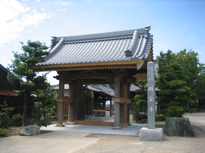 愛知県：お寺の山門　地盤改良から細部の彫刻まで修繕