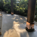 愛知県西尾市：地震対策として鉄筋とコンクリートでお寺の柱を補強